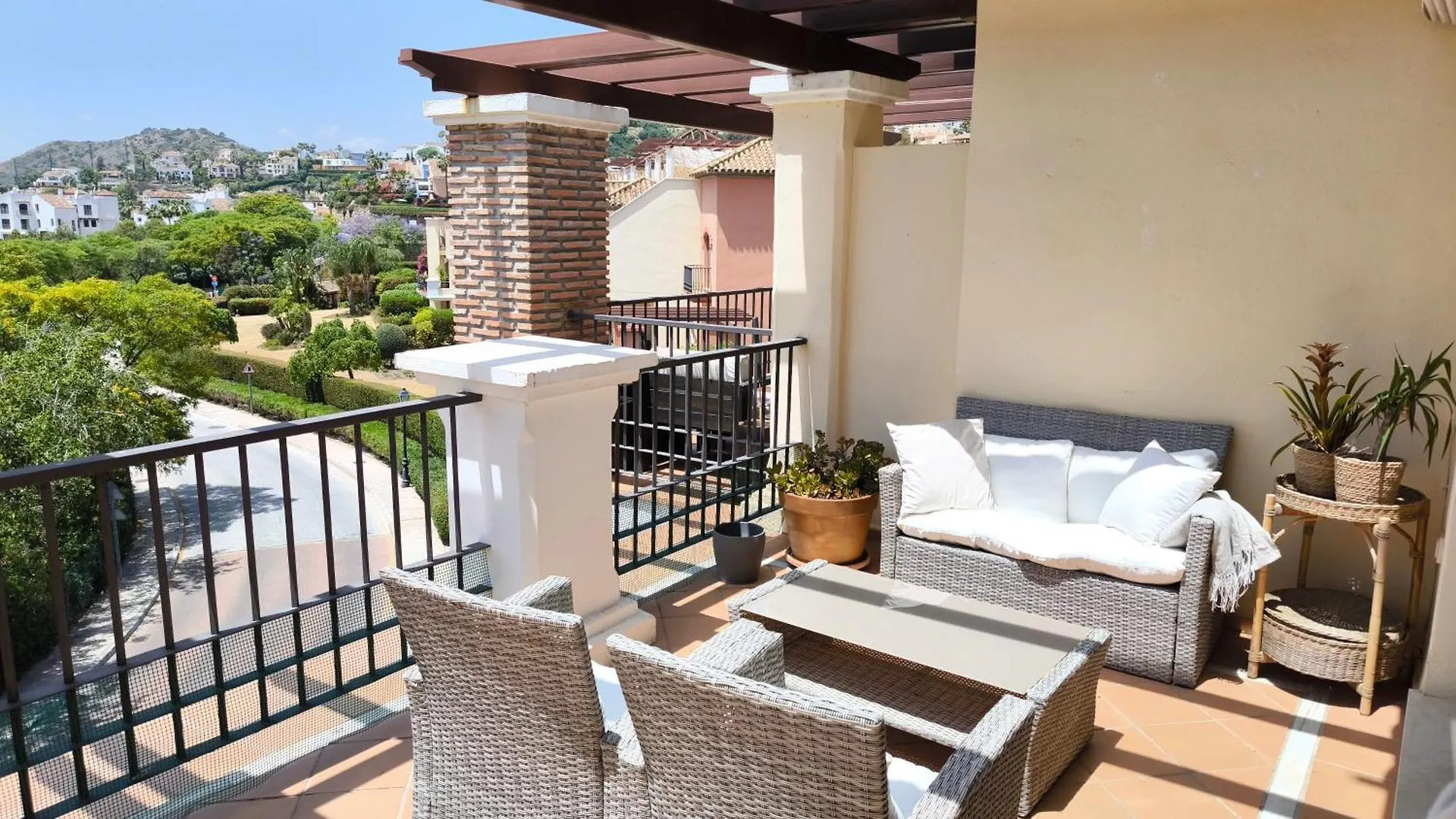 Las Jacarandas Penthouse With Stunning Views & Private Rooftop Benahavis 0*,